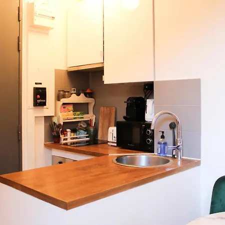 Cosy 27m In The 8th District Of Παρίσι
